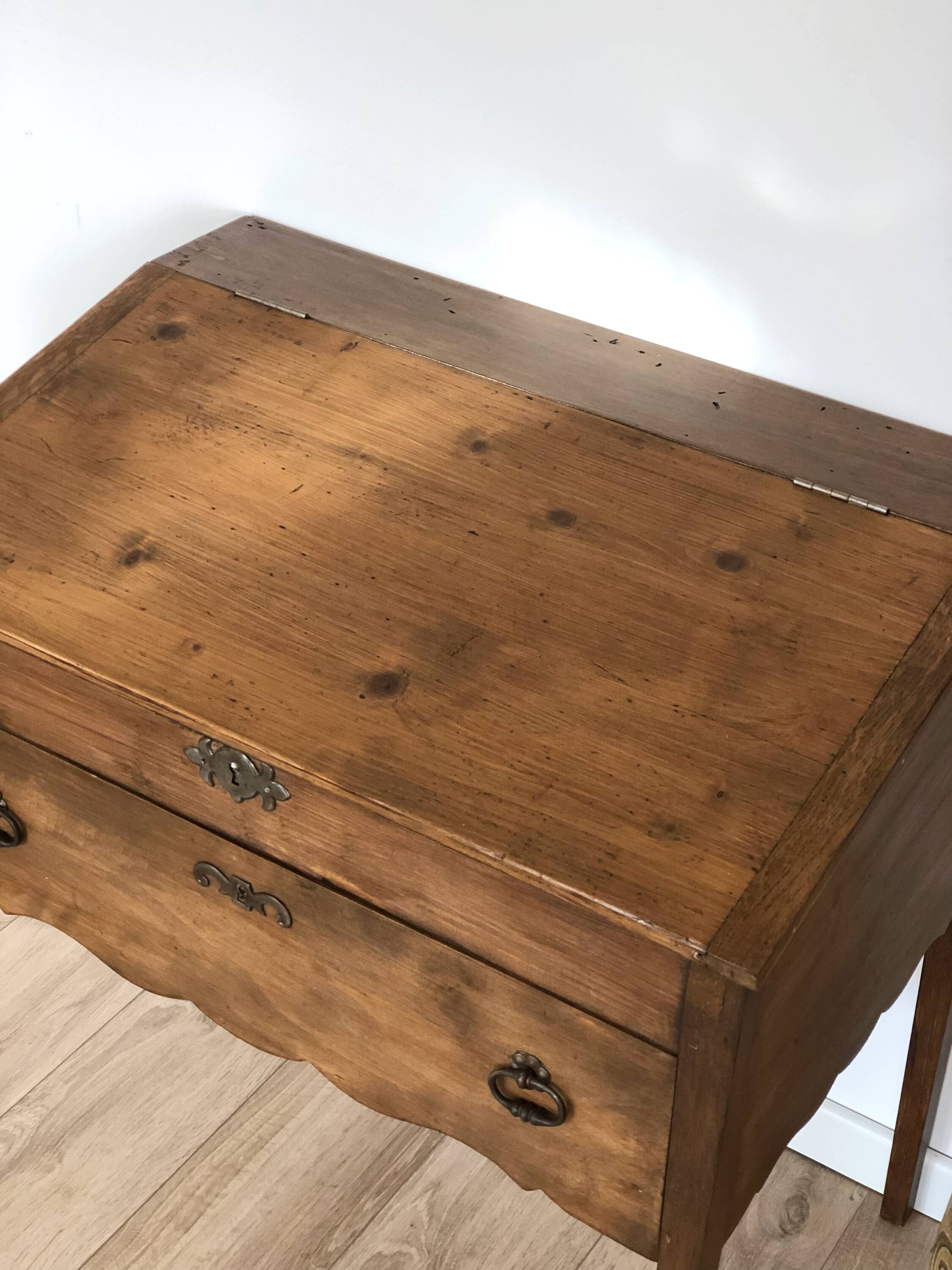 Vintage writing desk in solid pine