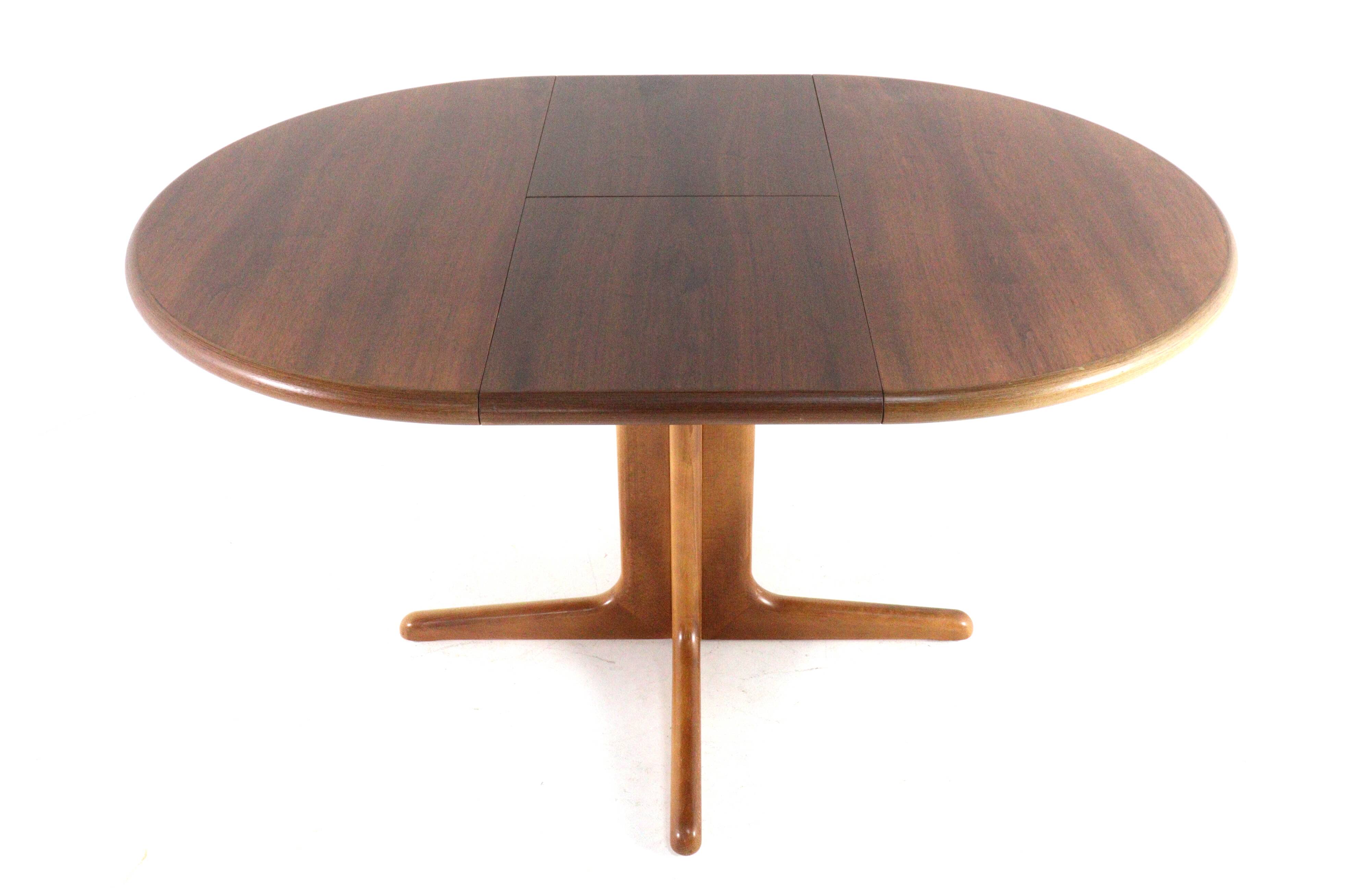 Round extendable dining table 'Malges' - vintage - danish style