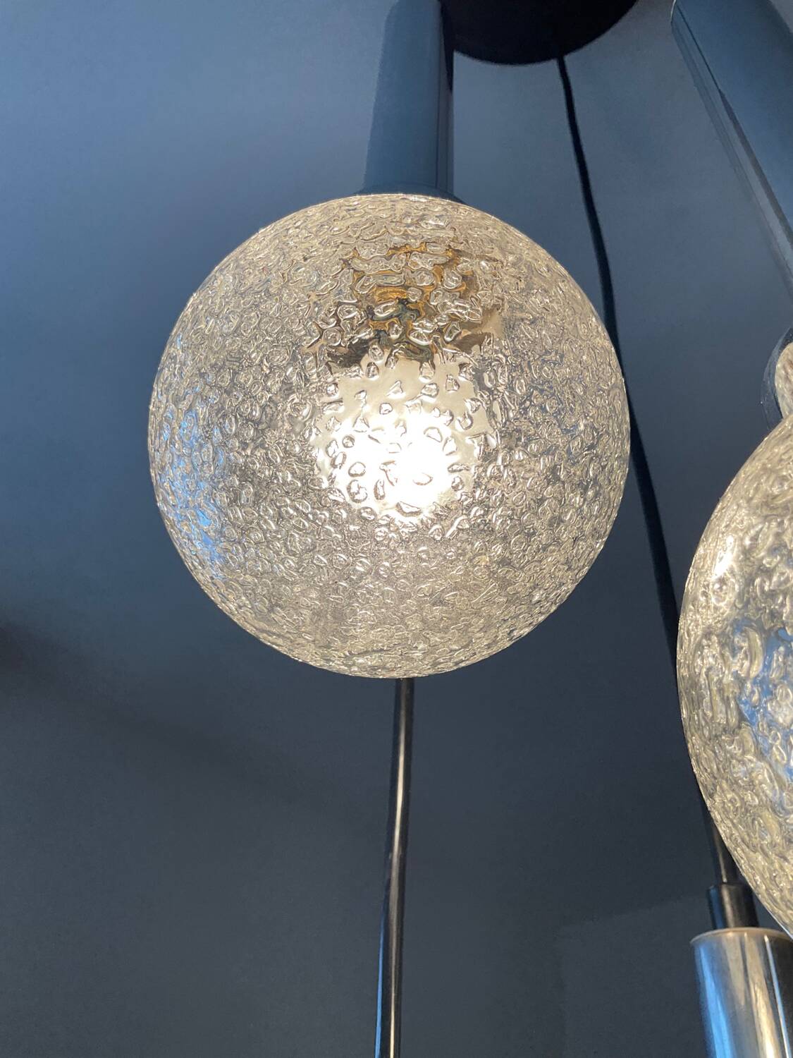 Lustre cascade chrome et verre givré  des années 70