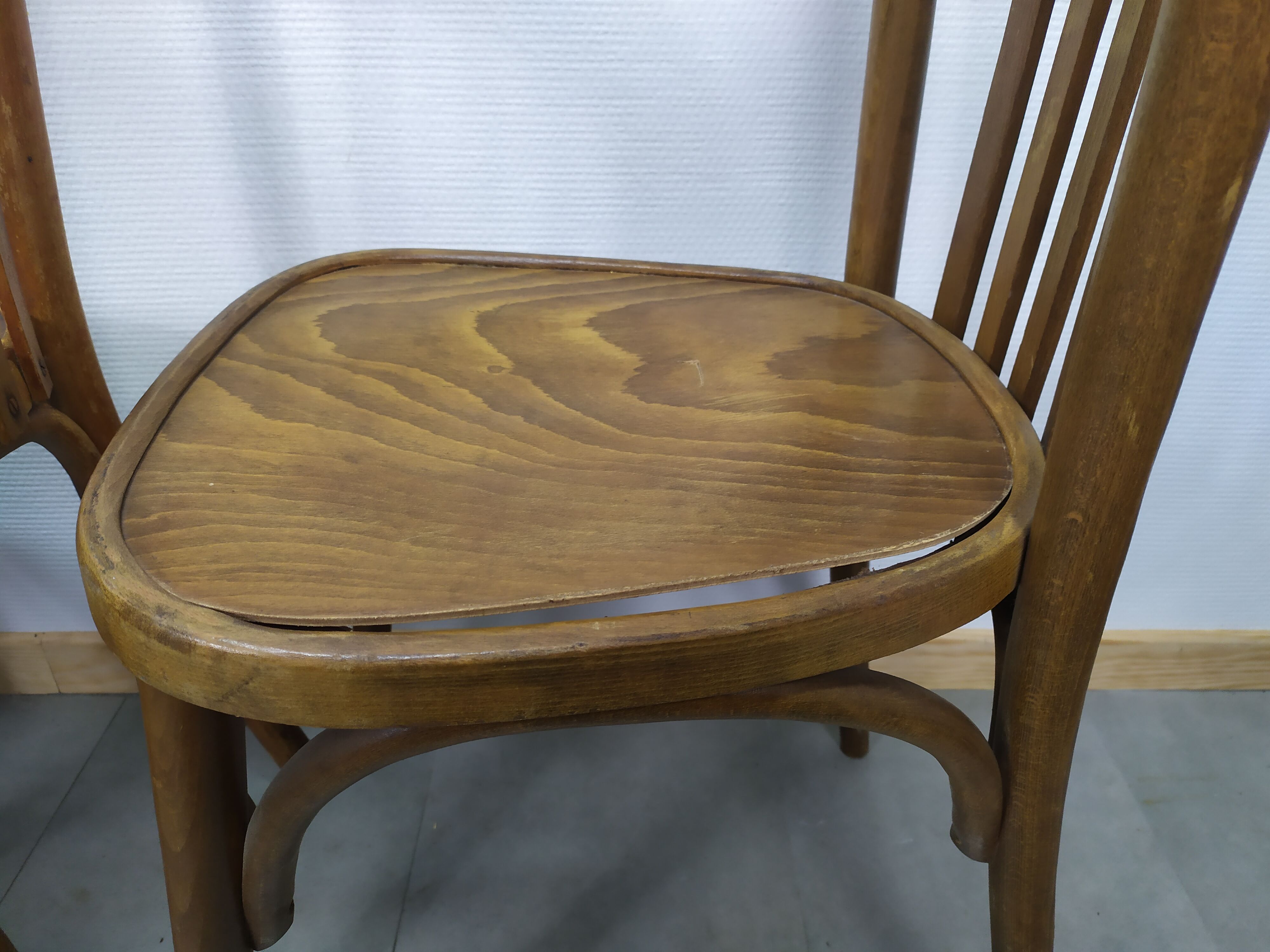 Lot de 4 chaise de bistrot en bois vintage