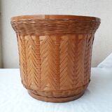 Wicker cache-pot