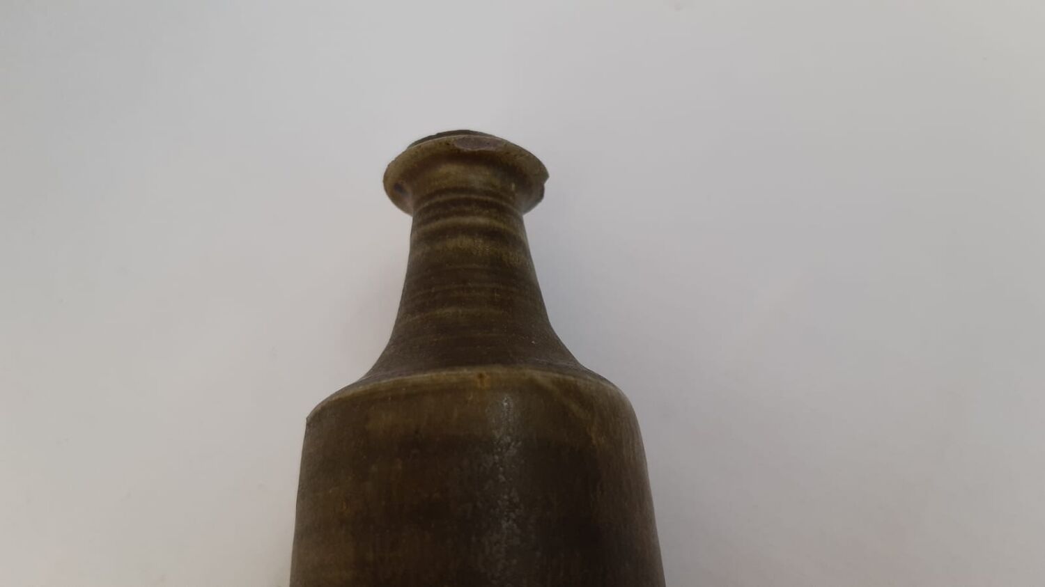 Vase en grès signé Puisaye