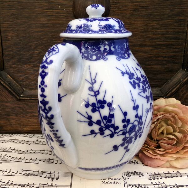 Théière, sucrier et pot à lait japonais en porcelaine d'Arita, fin du XIXe