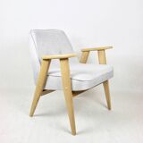 Fauteuil Modèle 366 Bouclé Beige par Józef Chierowski, 1970s