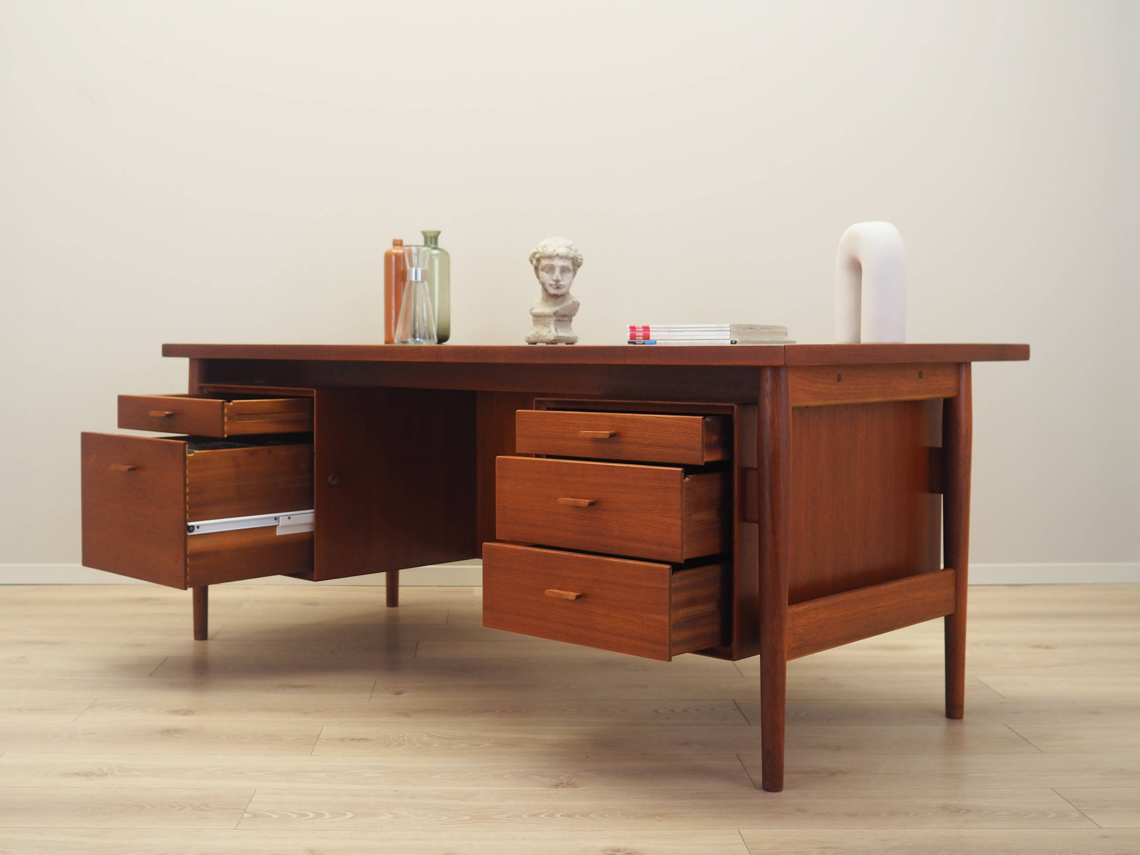 Teak desk, Danish design, 1960s, designer: Arne Vodder, production: Sibast