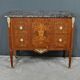 Commode sauteuse en marqueterie, style Louis XVI – milieu XXe