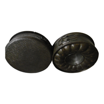 Metal cake molds