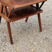 Table d’appoint vintage des années 50 en hêtre chêne et peuplier pieds compas