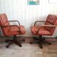 Paire de fauteuils pivotant havane vintage Italie