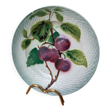 Ancienne assiette en barbotine motif prune Saint Amand Hamage