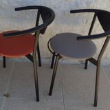 4  Chaises de style gondole structure métallique cossus et simili cuir