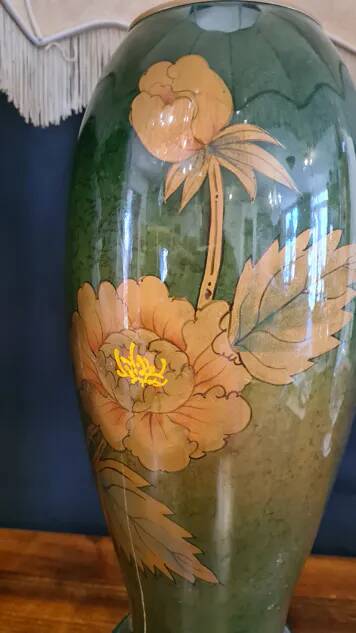 Green lamp in Art Deco style