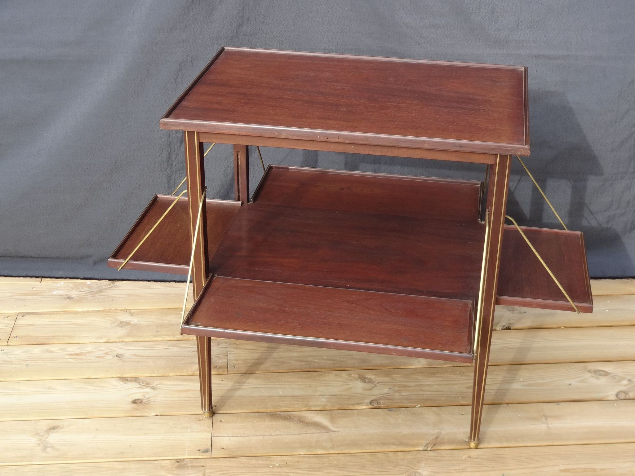 Mahogany service with flaps with removable glass top 67 x 46 cm