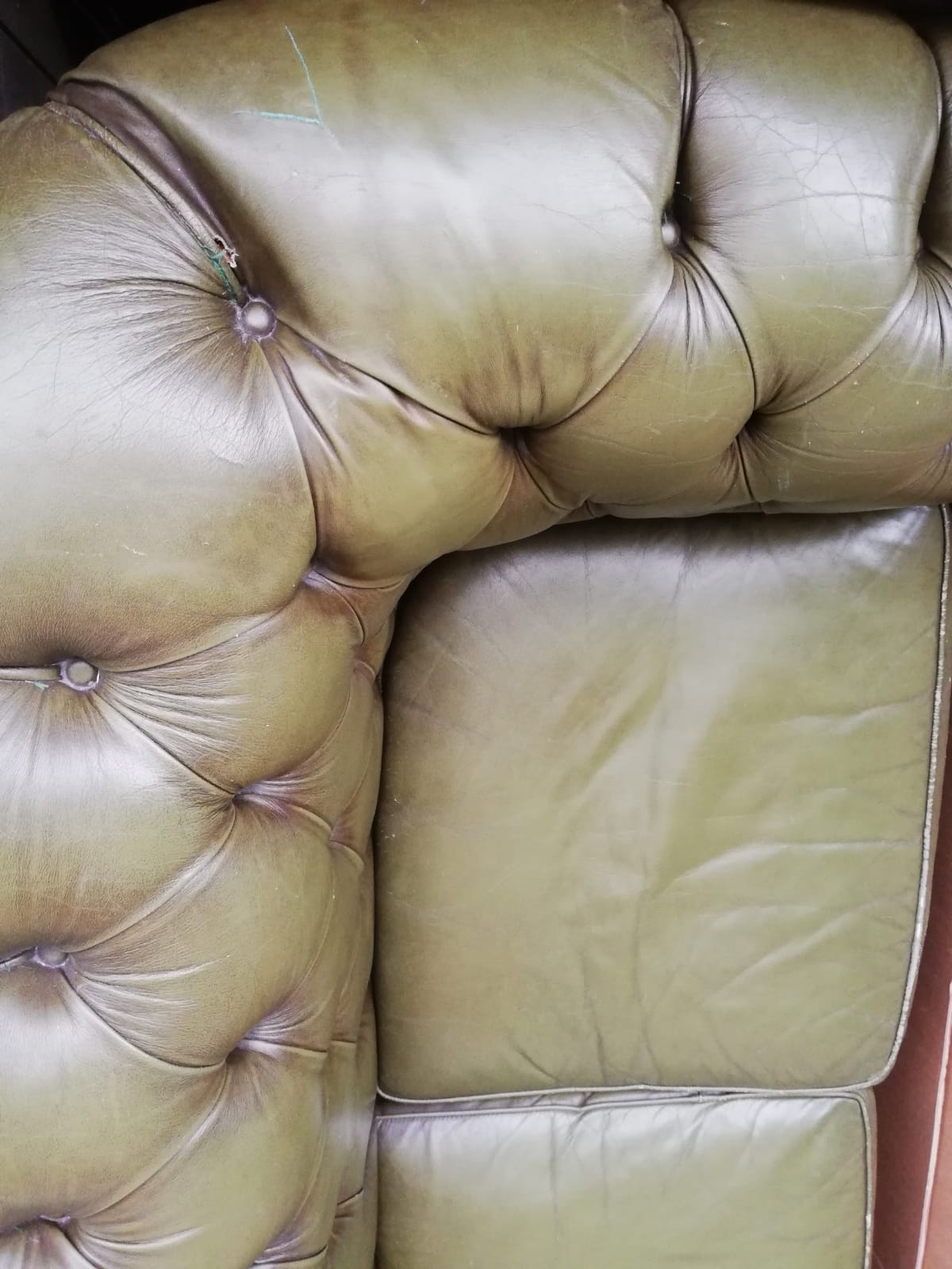2-seater Chesterfield Sofa