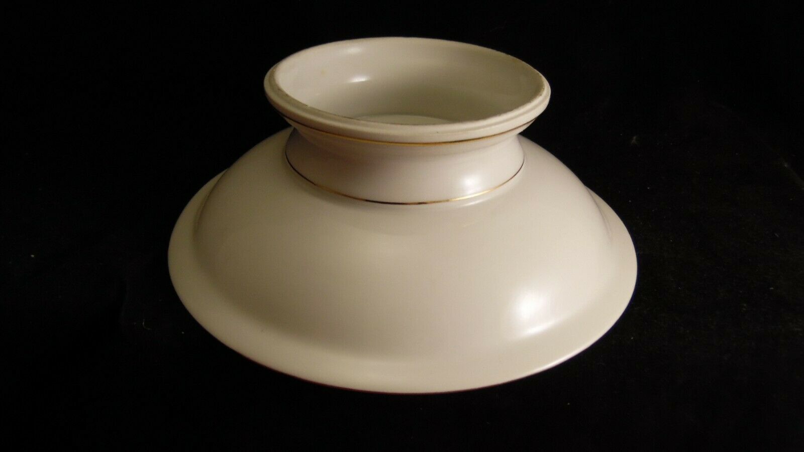 White Limoges DRB porcelain display and gold fillets