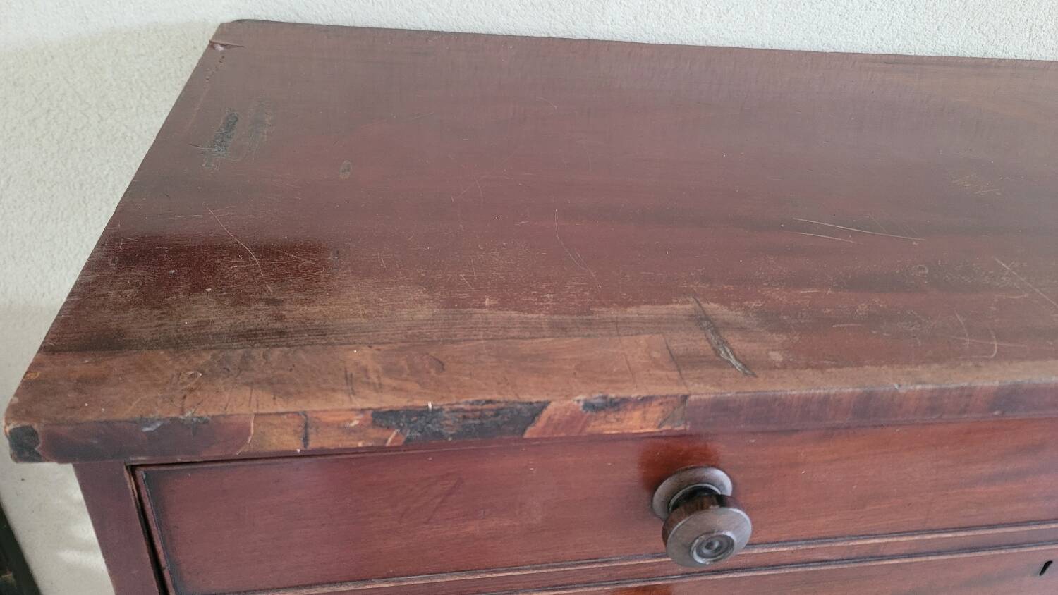 Victorian chest of drawers