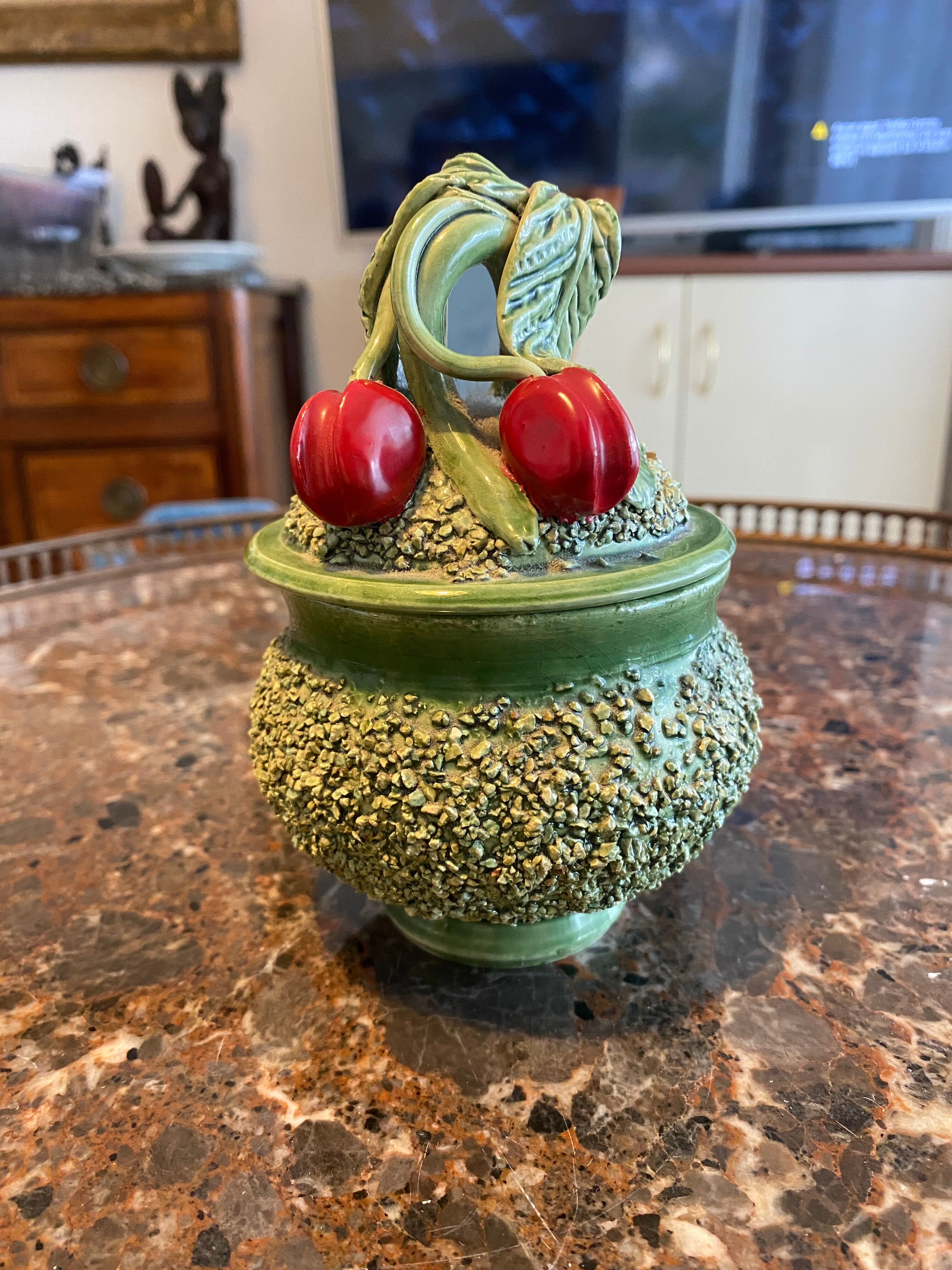 Pot avec couvercle