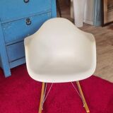 Rocking chair by Charles and Ray Eams ed vitra