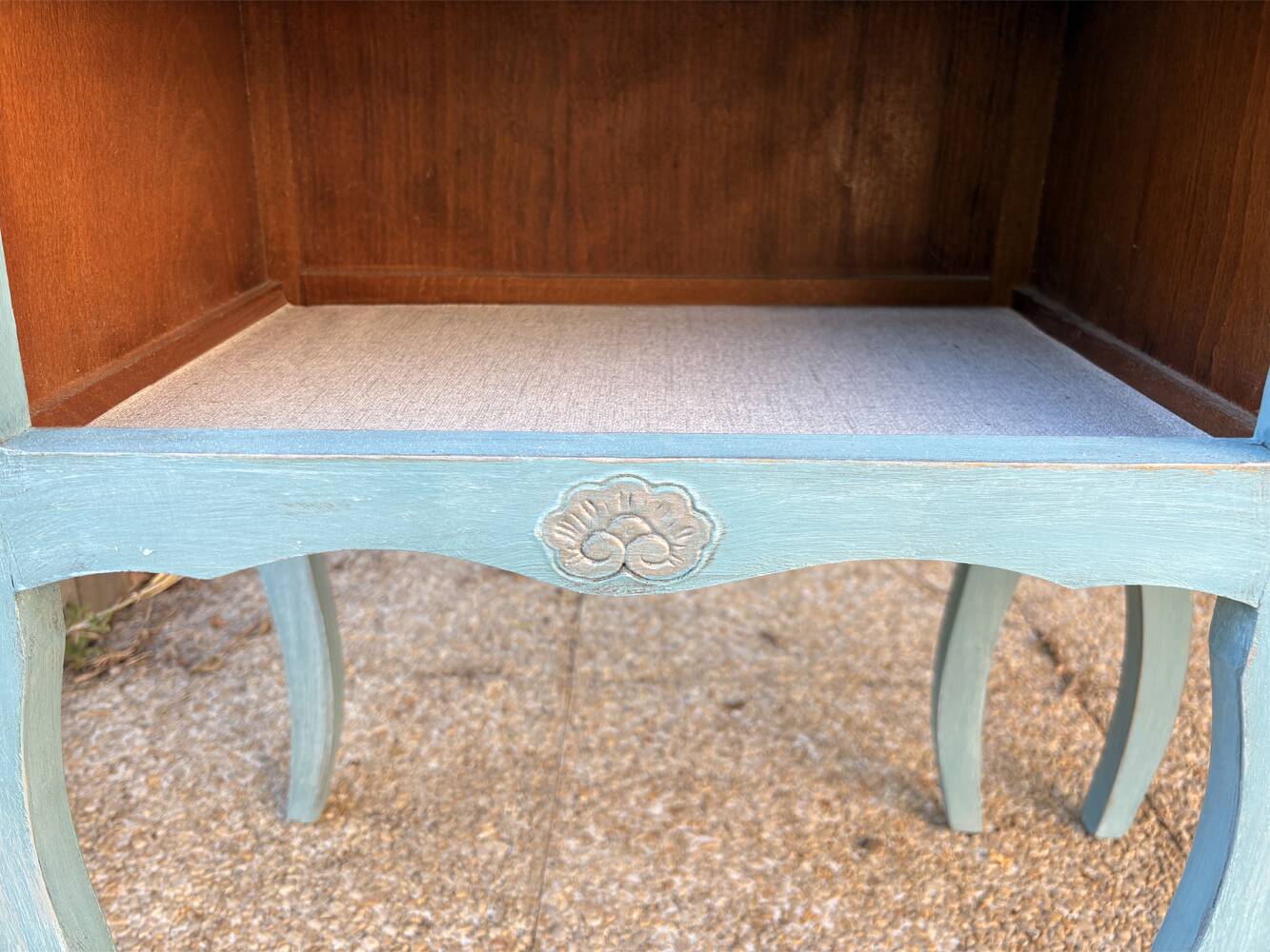 Pair of patinated lagoon blue bedside tables, early 20th century, with curved legs.