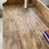 Trading counter central island pine