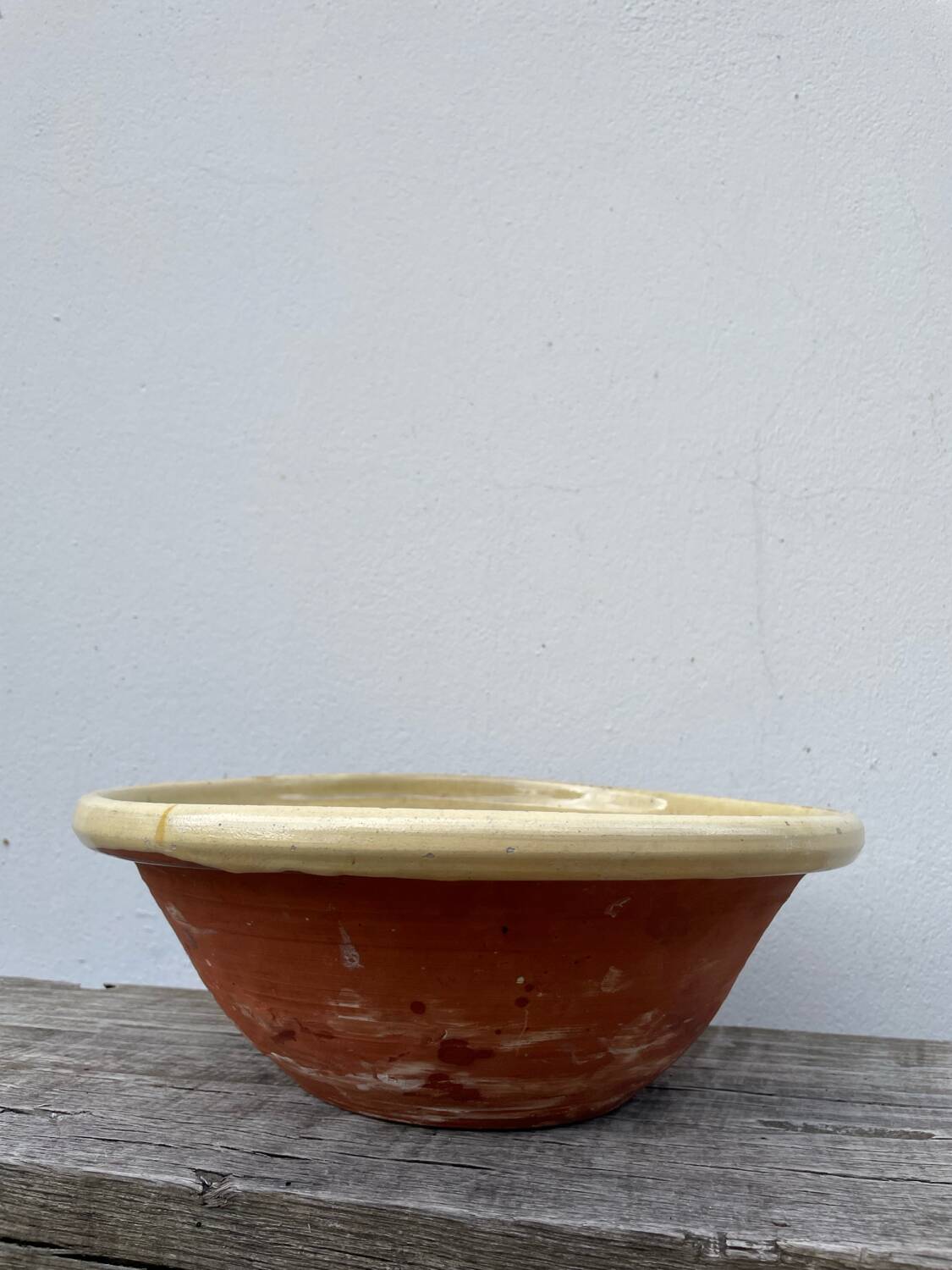 Grand saladier plat en terre cuite