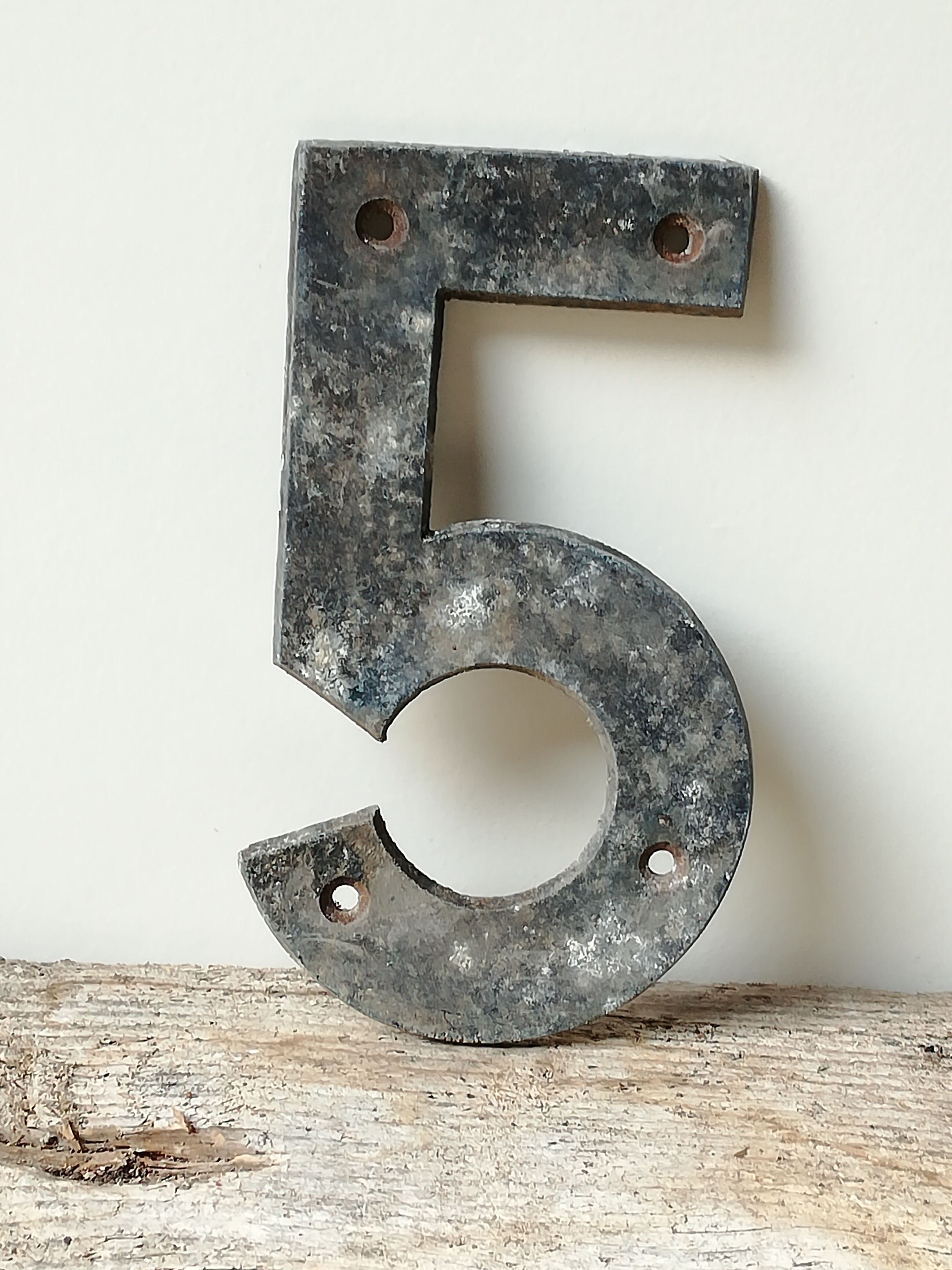 Chiffre 5 en métal