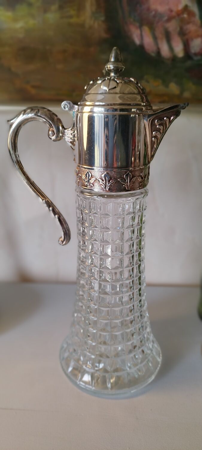 Crystal pouring decanter