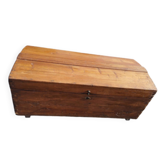 Savoyard chest