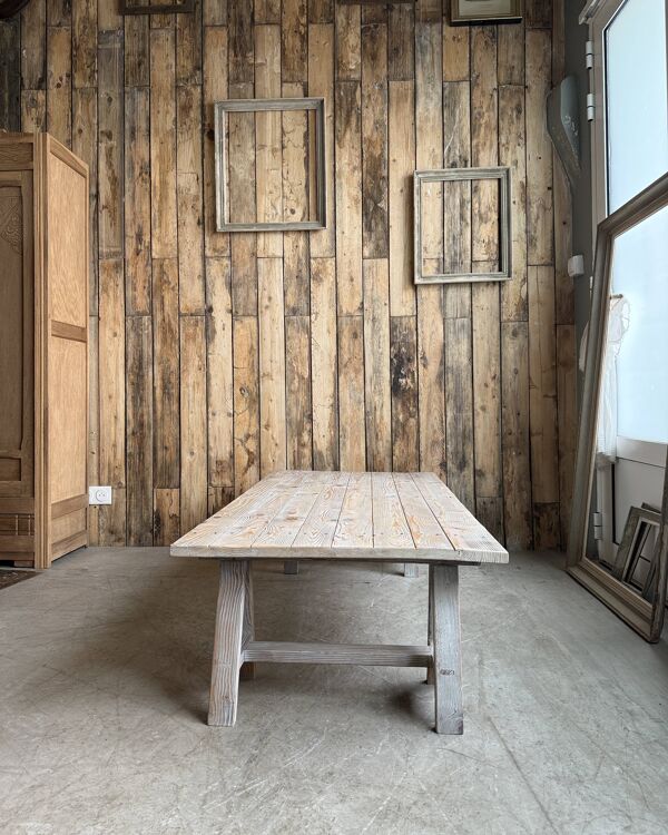 Table basse à tréteaux