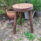 Tripod farm stool