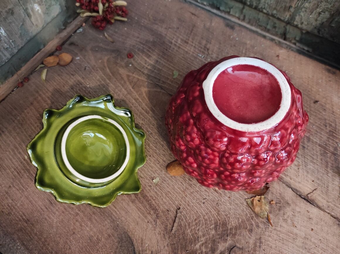 Vintage French set for jam, in the form of a strawberry