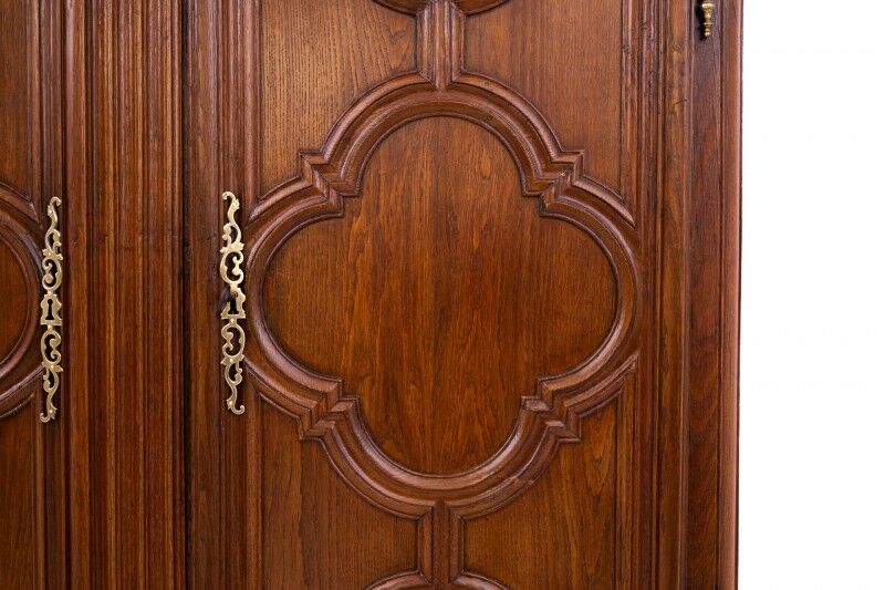 Double-leaf wardrobe, France, circa 1820. After renovation