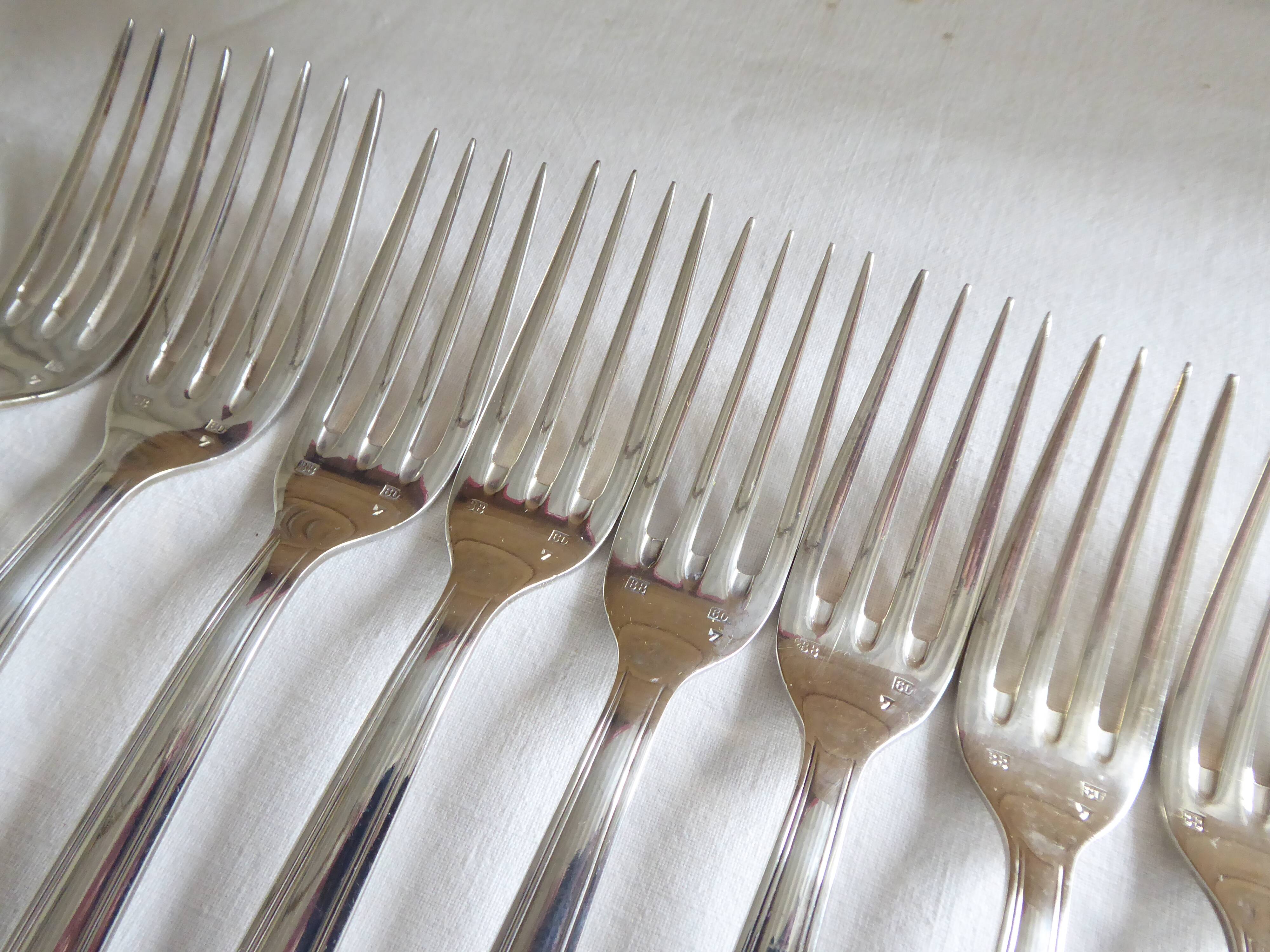 12 dessert forks, silver metal