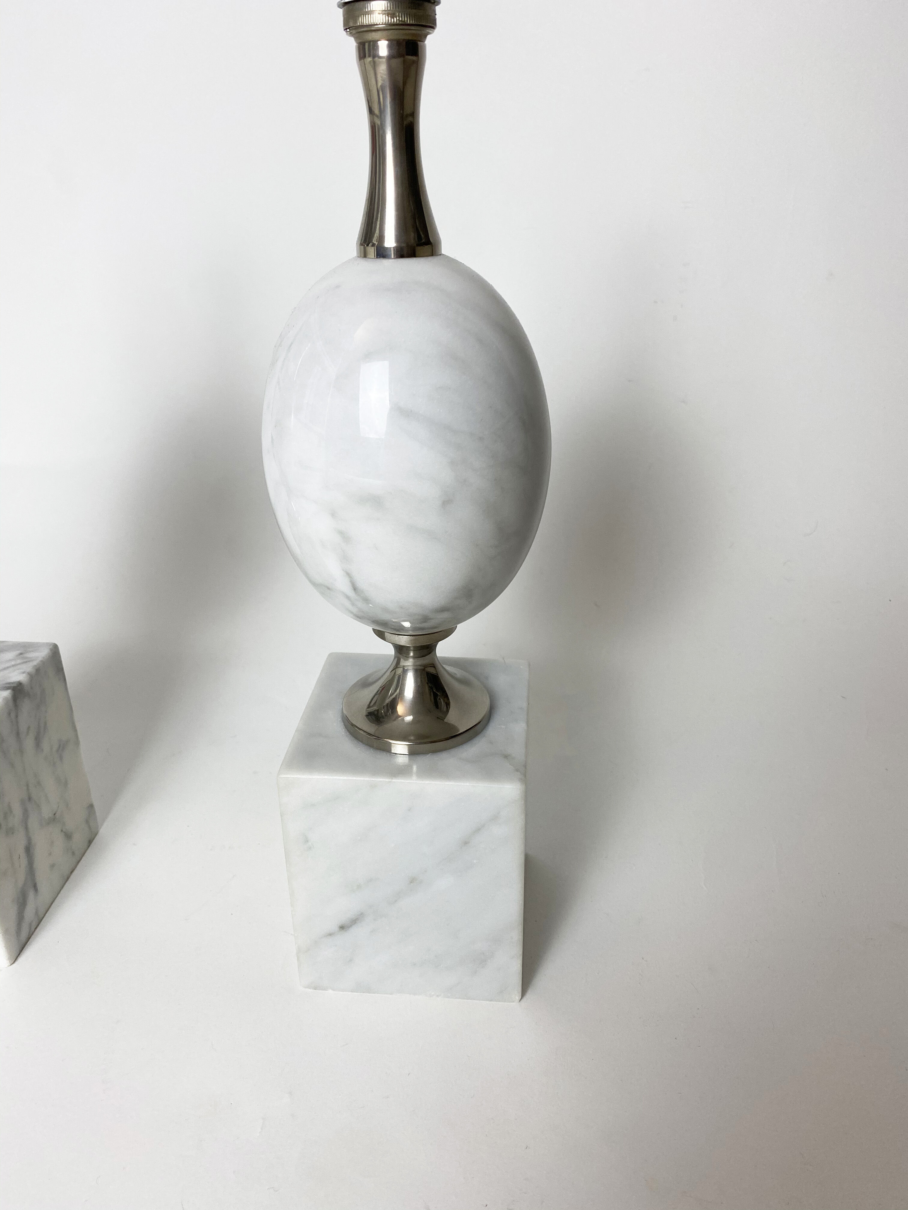 Pair of modernist egg lamp bases by Phillipe Barbier of the 60s in white Carrara marble.