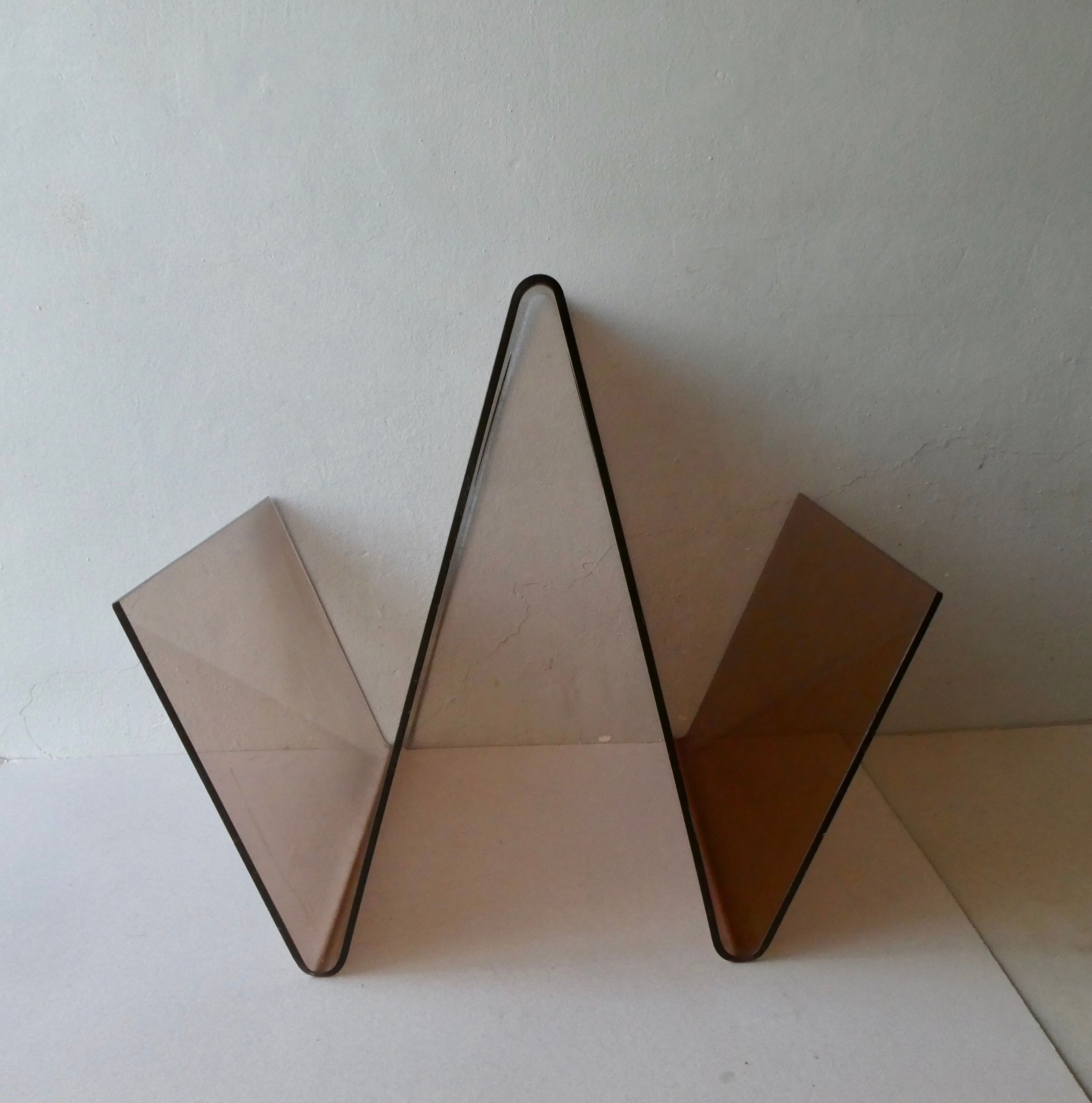 Review door in smoked Plexiglas, 70s, H 42 cm
