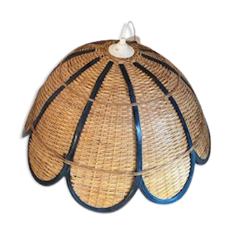 Hanging wicker flower