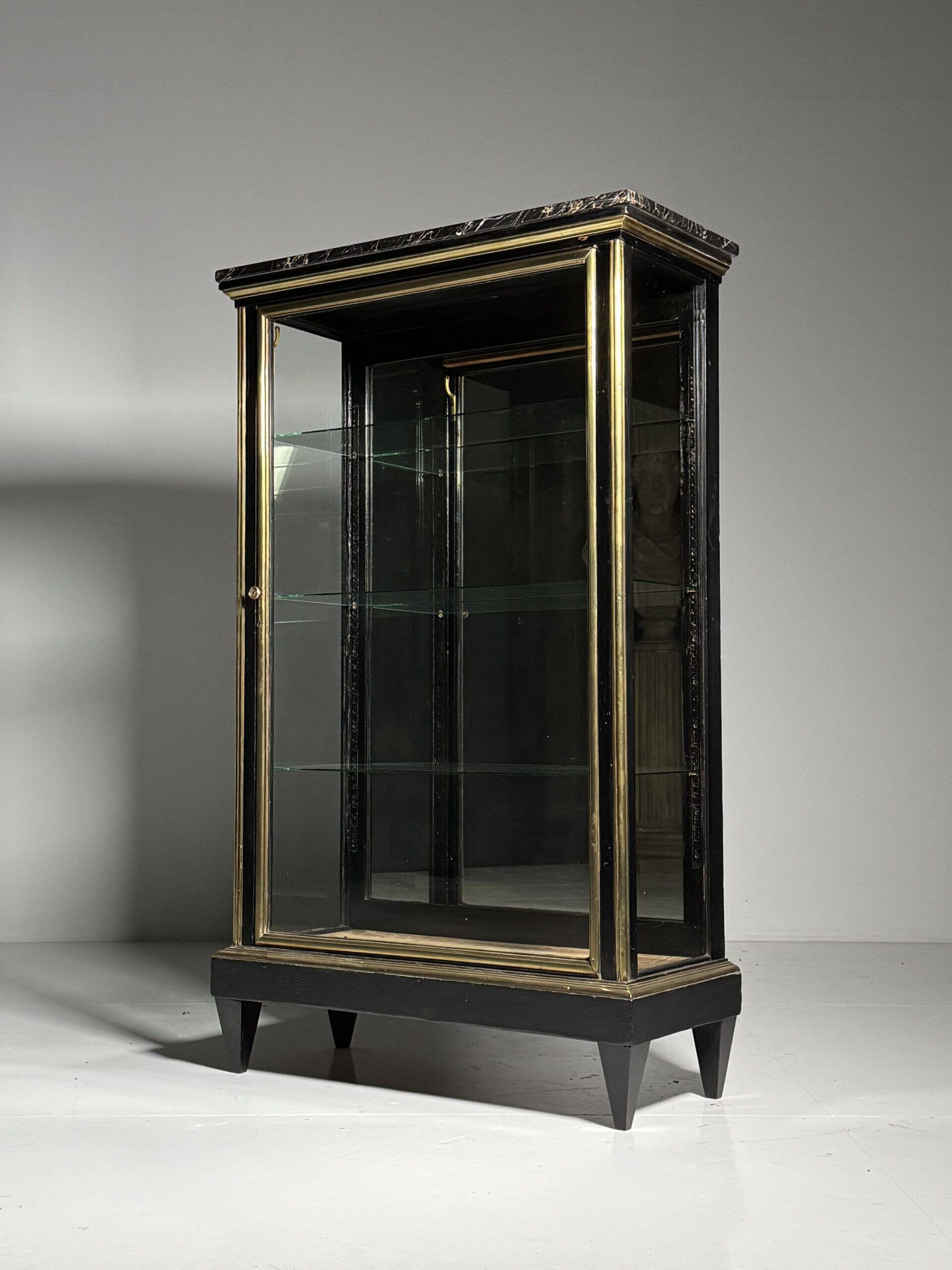 Napoleon III display cabinet 19th century