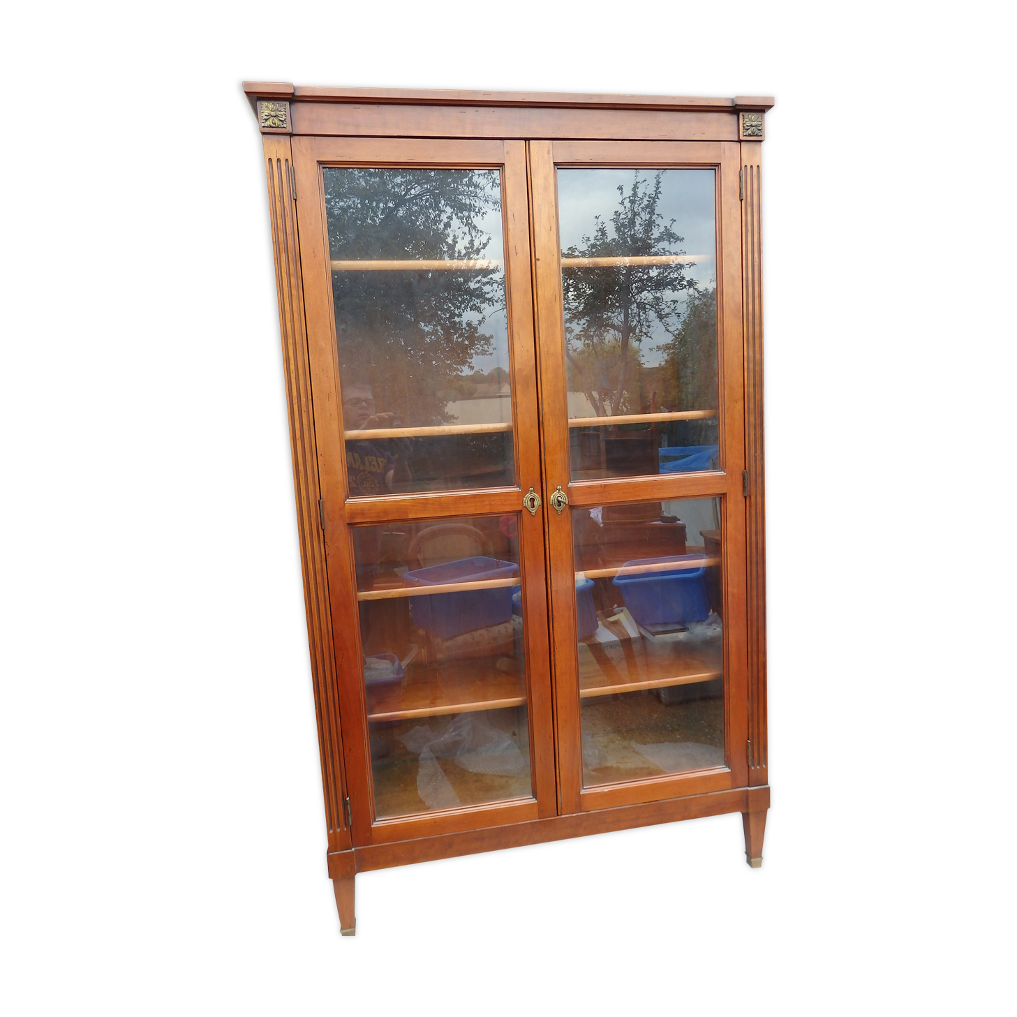 Showcase Louis XVI style