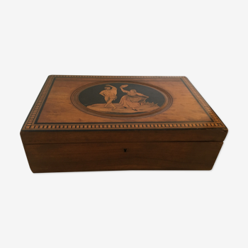 Lacquered wooden box