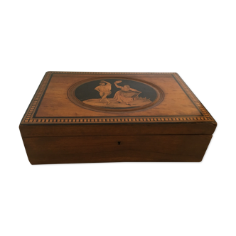 Lacquered wooden box