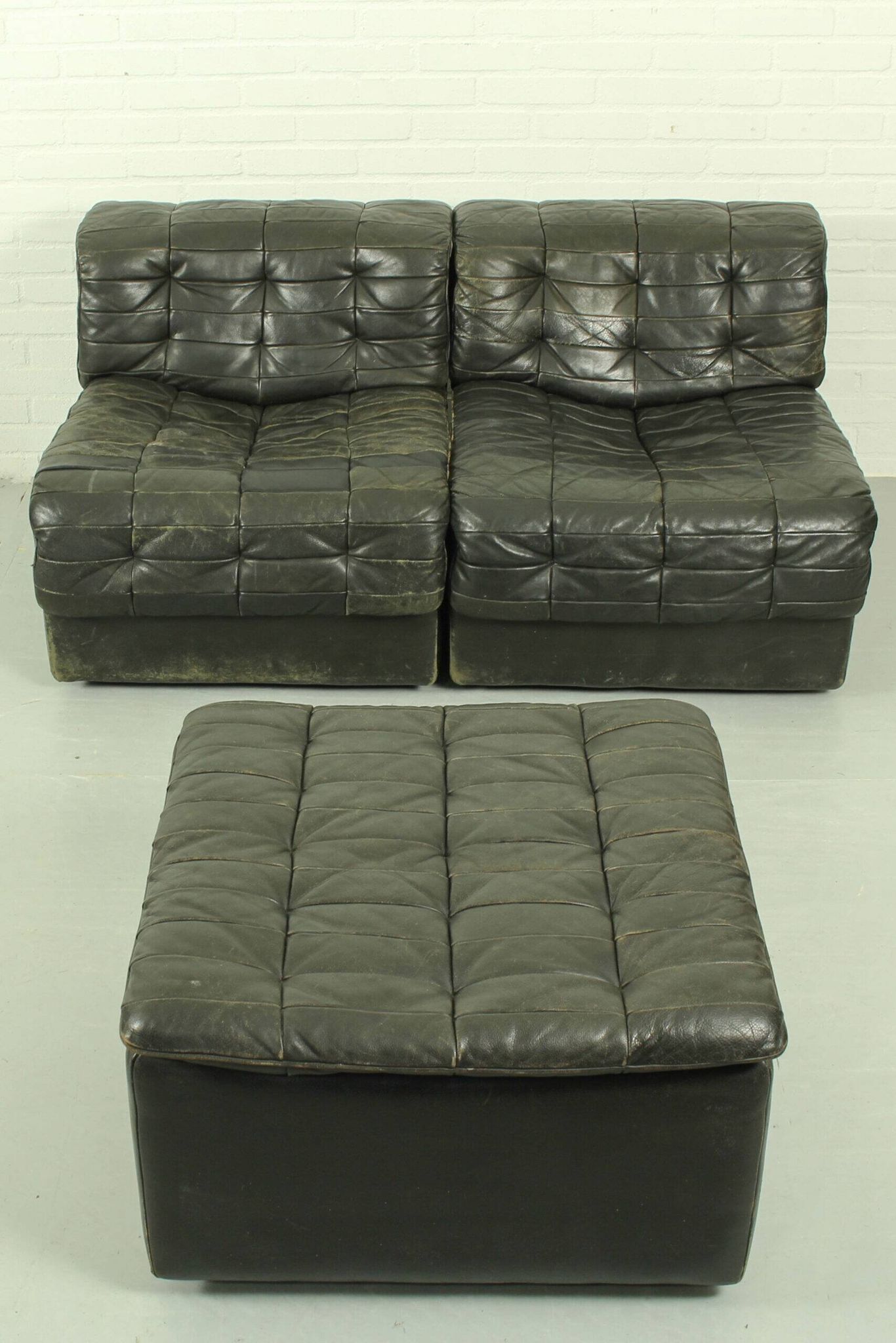 Salon modulaire De Sede DS-11 – cuir noir, design suisse des années 1970