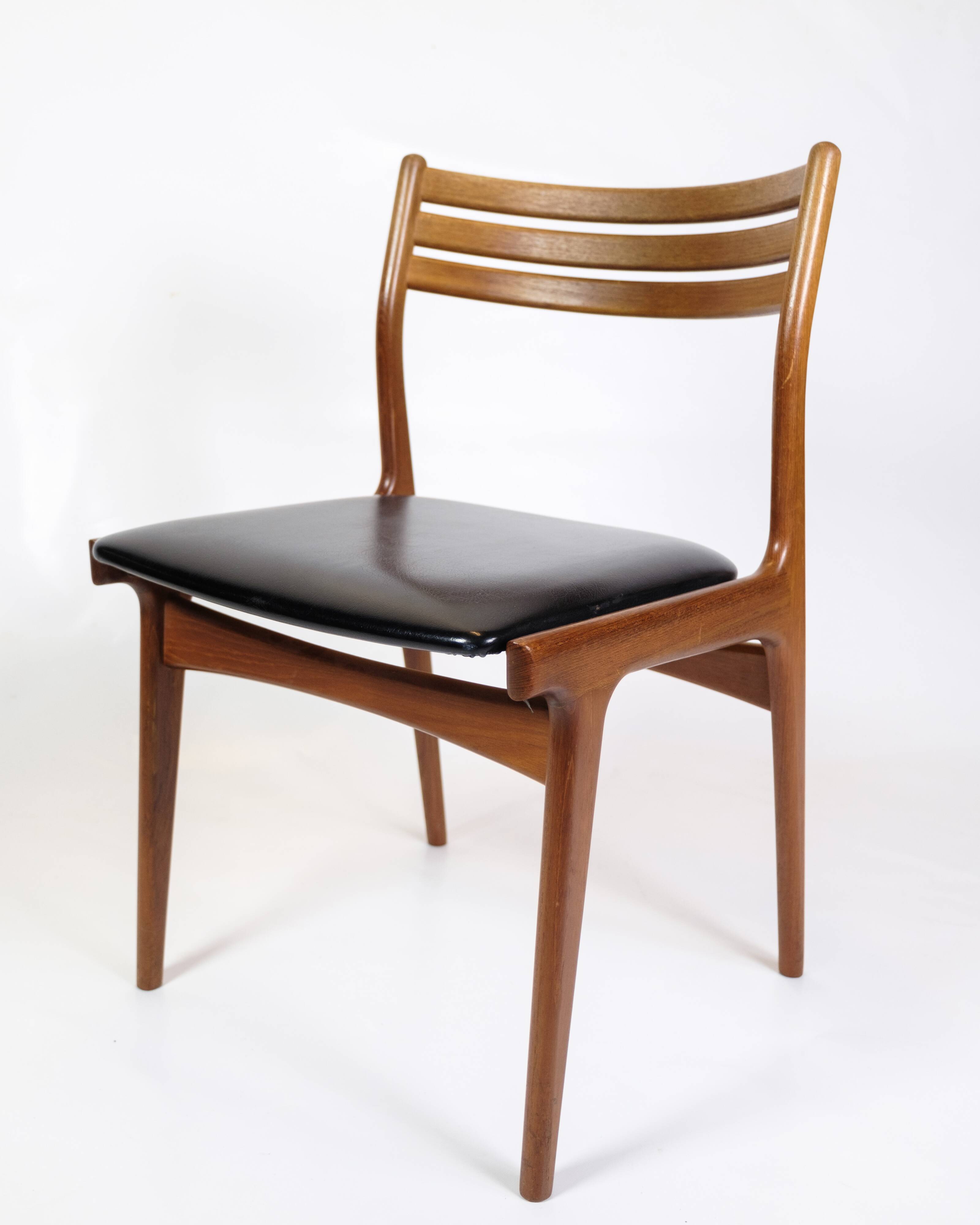 Set Of 6 Dining Room Chairs Model U20 Made In Teak By Johannes Andersen From 1960s