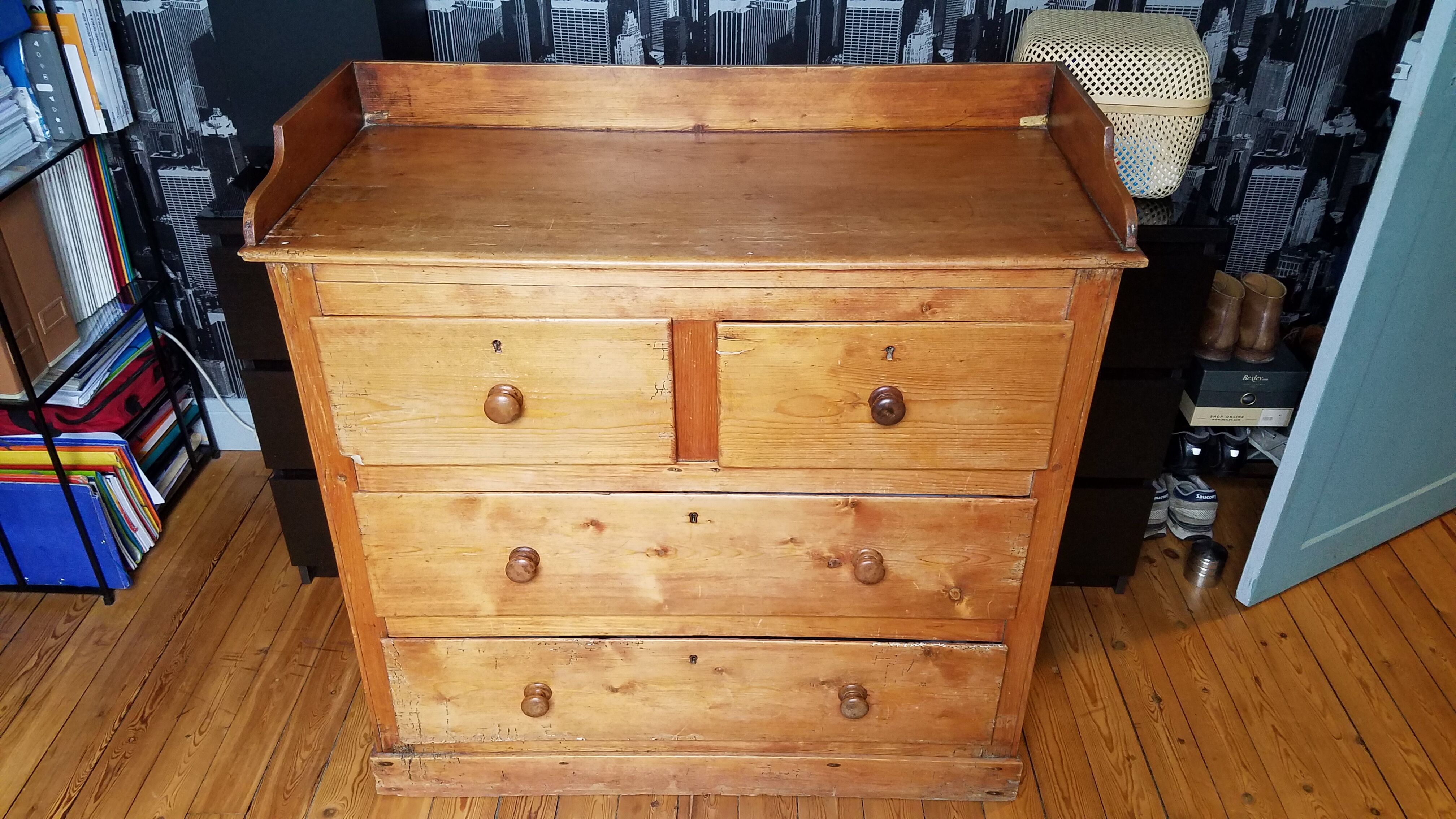 English chest of drawers nineteenth in pine