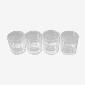 4 glasses of cut crystal whisky