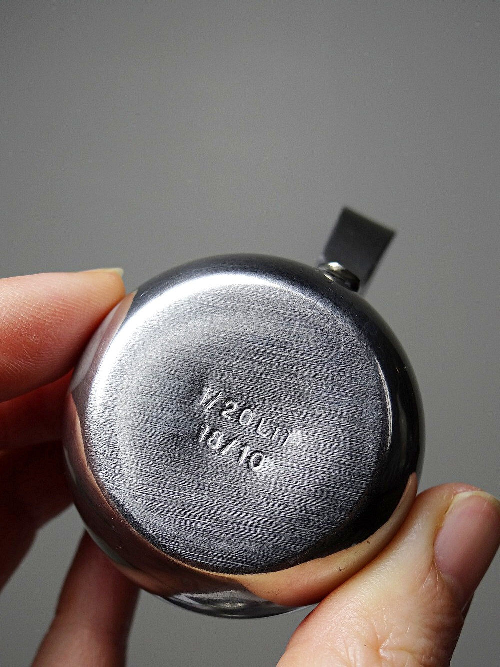 Set of 4 vintage bar measures in brushed stainless steel from the 60s-70s.