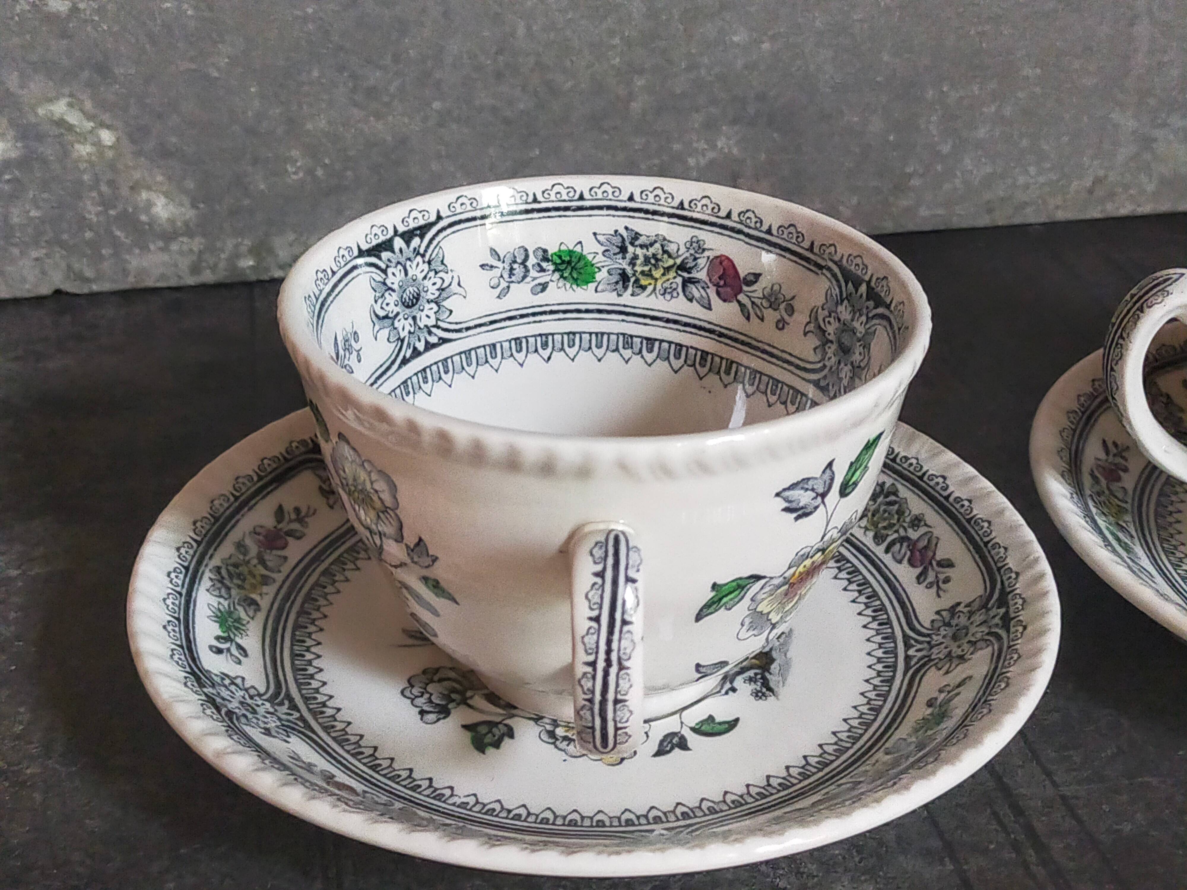 Two vintage wood & sons english lunches "dorset" service