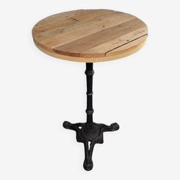 Standing table / bistro table
