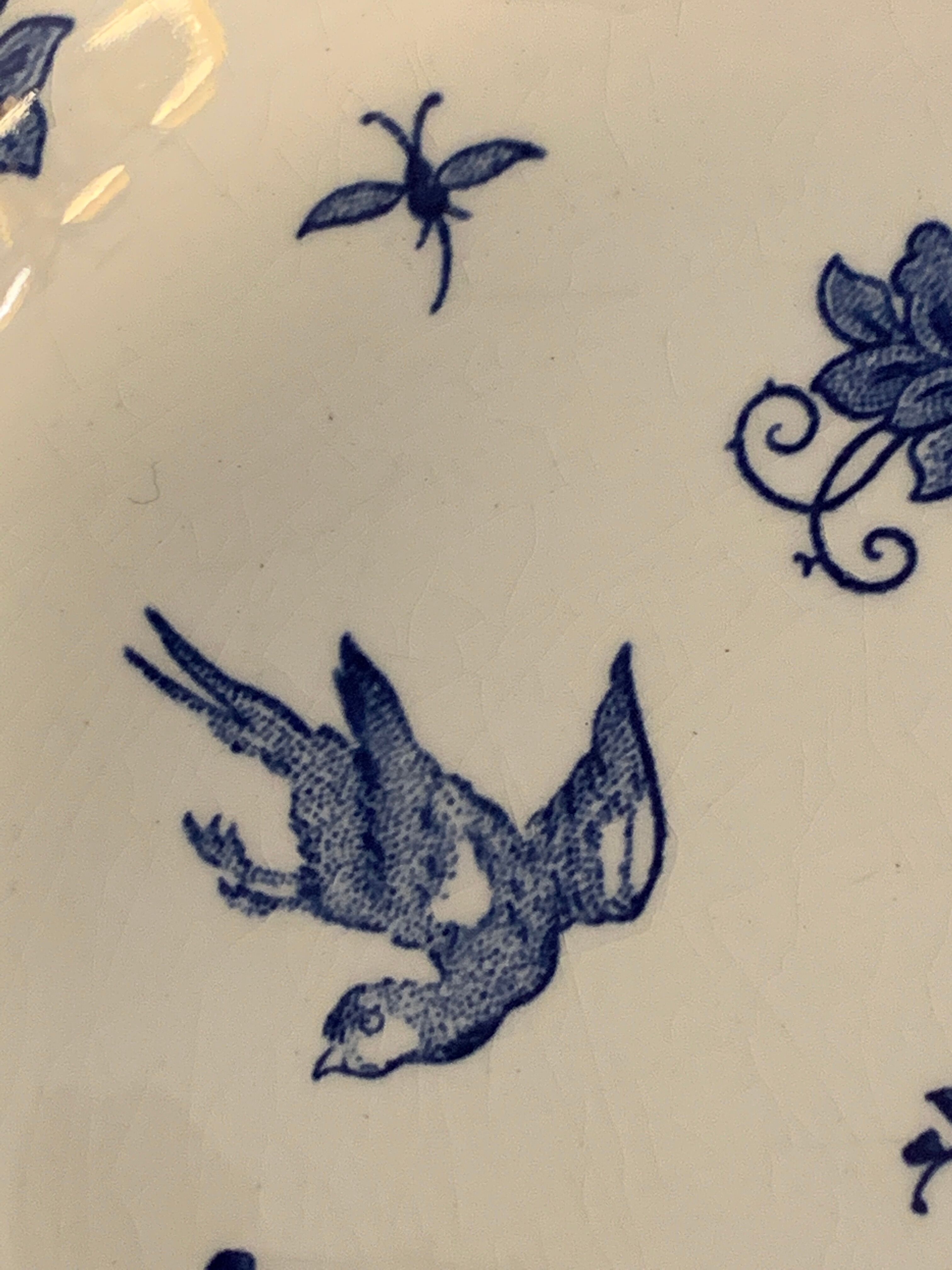 9 assiettes creuses en faïence bleue et blanche de Gien, 1960