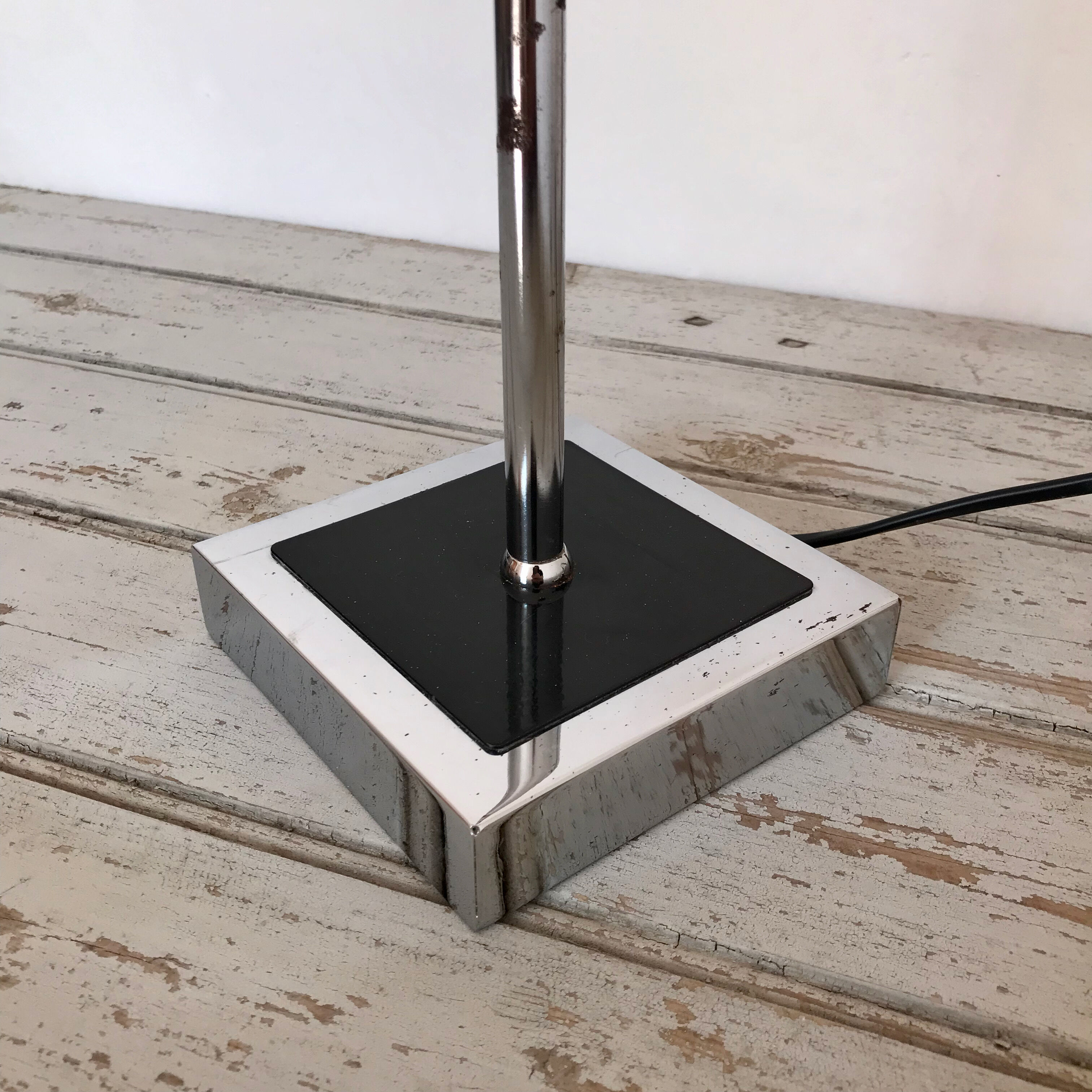 Black Eyeball Lamp
