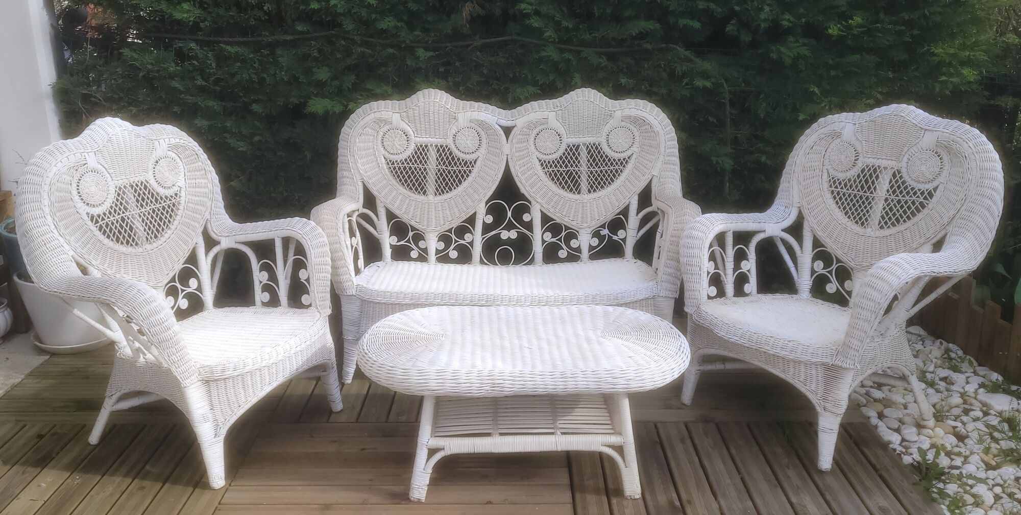 Vintage peacock rattan garden furniture